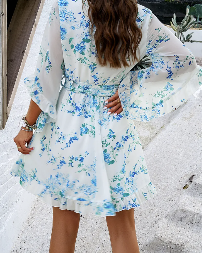 Florencia — Estampado Floral, Escote en V & Volantes