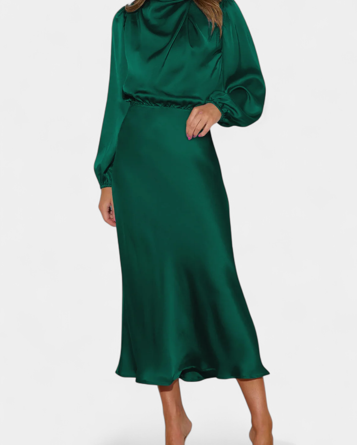 Cecila Vestido Maxi con Cuello Alto y Detalle Floral