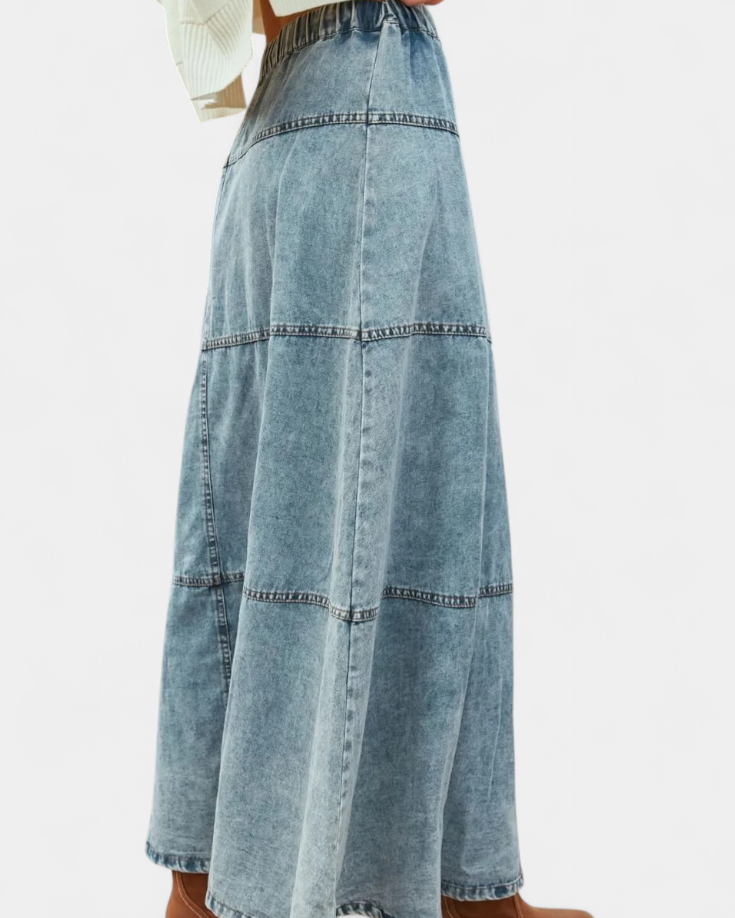 Lorraine Falda Maxi de Denim con Detalle de Pluma
