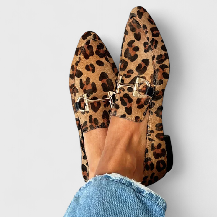 Lluvia Mocasines Elegantes con Patrón Grabado y Tacón Sutil