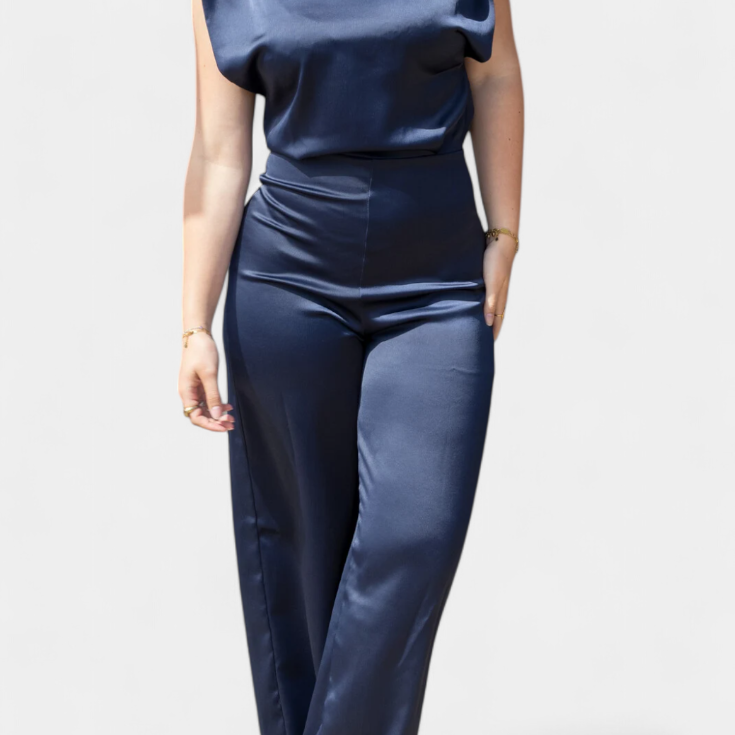MONO ELEGANTE CON ESPALDA DESCUBIERTA