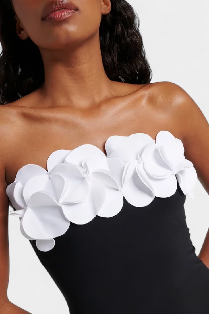 Ahria | Conjunto de Bañador con Flores 3D y Falda Envolvente