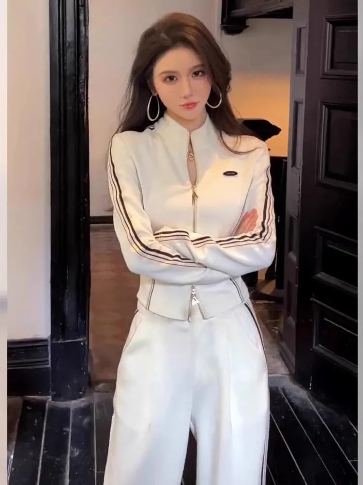 Conjunto Blanco con Cremallera y Pantalón de Pierna Ancha