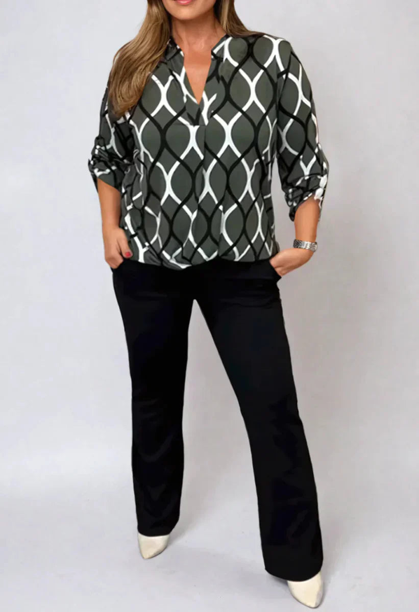 SAVANNAH – BLUSA DE CUELLO EN V CON TOQUE MODERNO