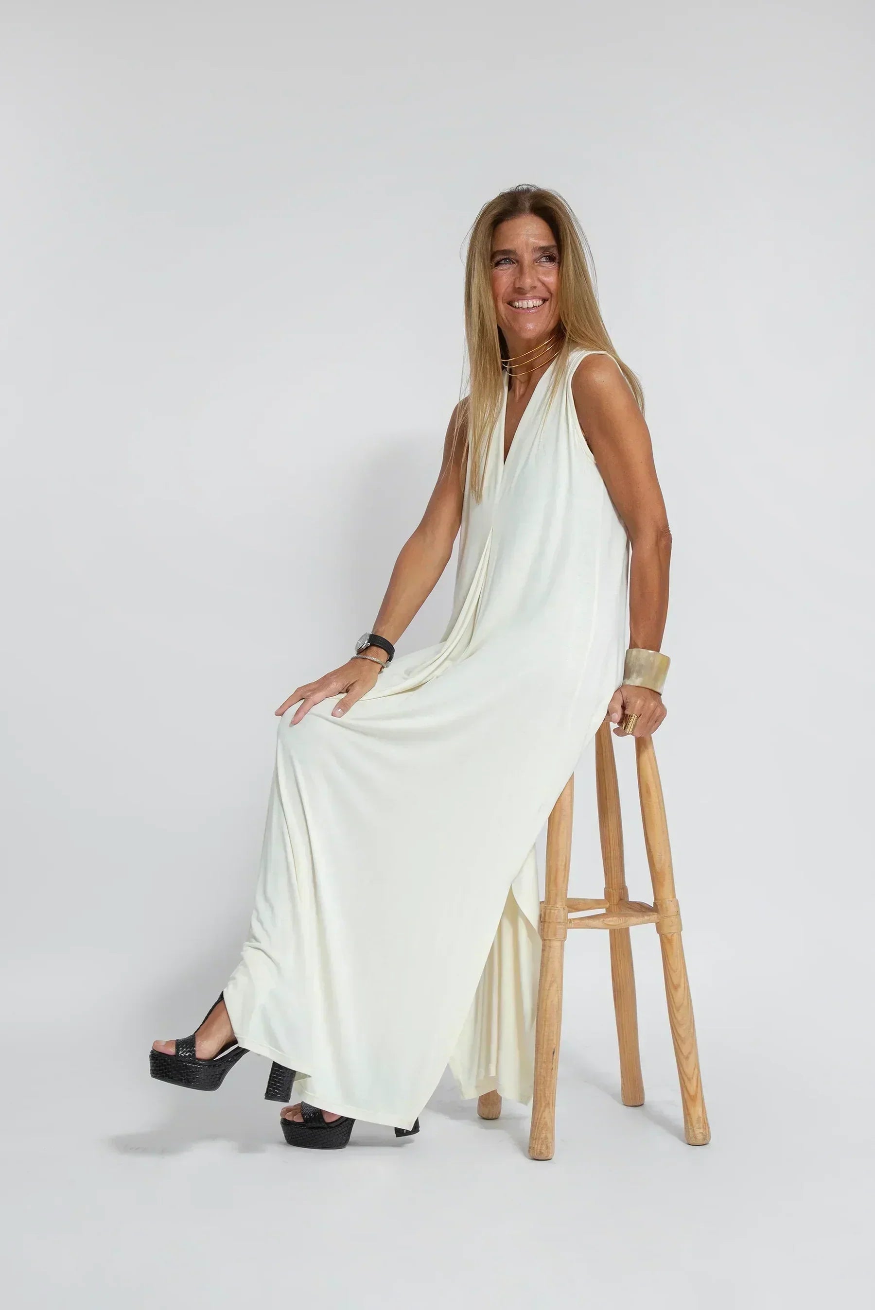 Vestido Esbelto Elevado Margarita con Chal Ocasional